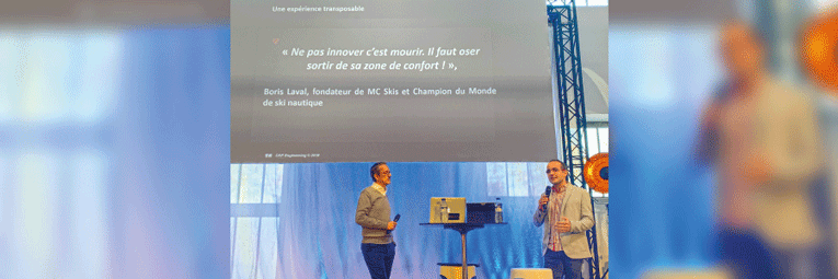 Photo de Julien Ferrazzo en conférence au BTWIN VILLAGE de DECATHLON